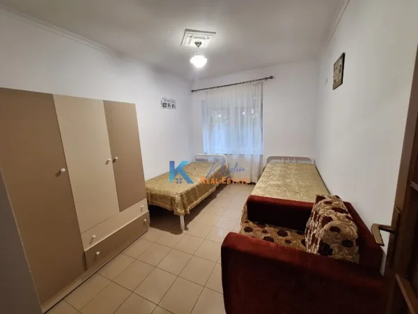 Tirane, jepet me qera apartament 2+1 Kati 2, 74 m² (Rruga Mine Peza, afer Hotel Kruja)