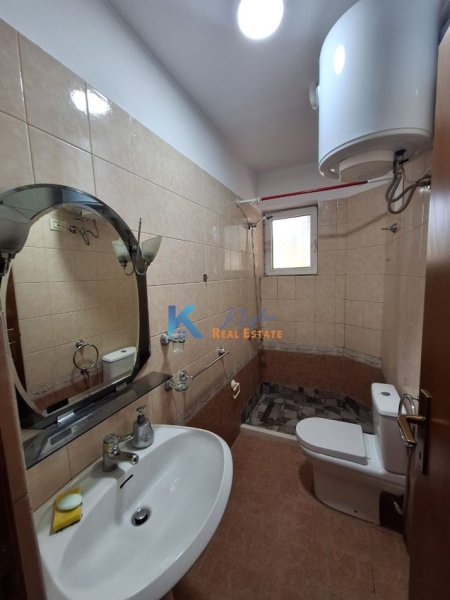 Tirane, jepet me qera apartament 2+1 Kati 2, 74 m² (Rruga Mine Peza, afer Hotel Kruja)
