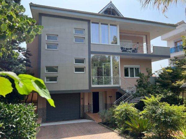 Tirane, jepet me qera Vile 3 Katshe , 375 m² 2.400 € (Sauk)