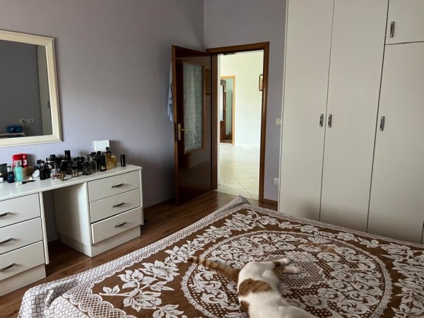 Tirane, jepet me qera Vile 3 Katshe , 375 m² 2.400 € (Sauk)