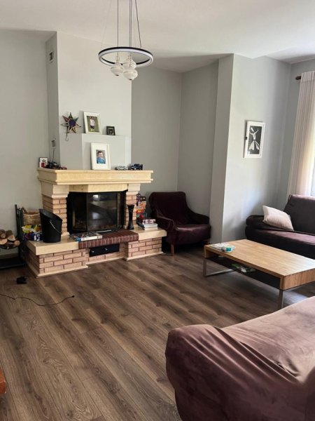 Tirane, jepet me qera Vile 3 Katshe , 375 m² 2.400 € (Sauk)