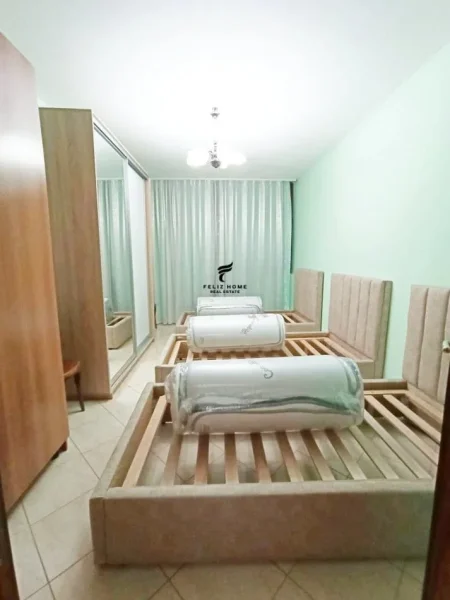 Tirane, jepet me qera apartament 2+1+Ballkon Kati 2, 90 m² 650 € (BLLOKU)