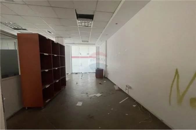 Tirane, shitet ambjent biznesi Kati 0, 107 m² 270.000 € (Rruga Ndre Mjeda)