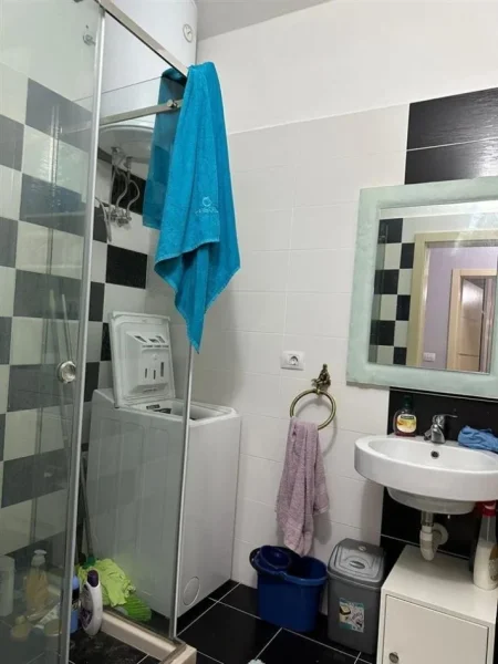 Tirane, jepet me qera apartament 2+1 Kati 8, 85 m² 500 € (Astir)