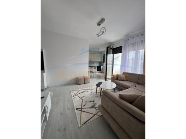 Tirane, jepet me qera apartament 2+1+Aneks Kati 7, 102 m² 900 € (Don Bosco)