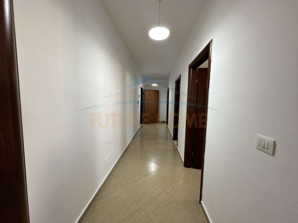 Tirane, shitet apartament 2+1 Kati 8, 81 m² 99.000 € (Unaza e Re)