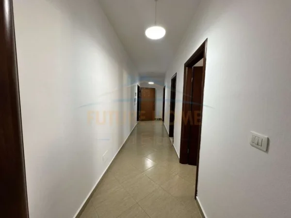 Tirane, shitet apartament 2+1 Kati 8, 81 m² 99.000 € (Unaza e Re)