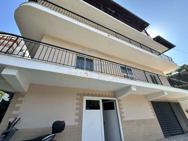 Tirane, jepet me qera apartament 2+1+Ballkon Kati 2, 180 m² 450 € (Unaza e Re)