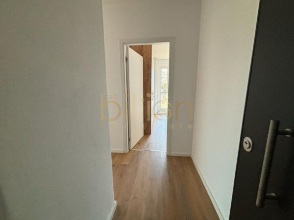 Tirane, jepet me qera apartament 2+1 Kati 3, 111 m² 750 € (Don Bosko, Tirana, Albania)