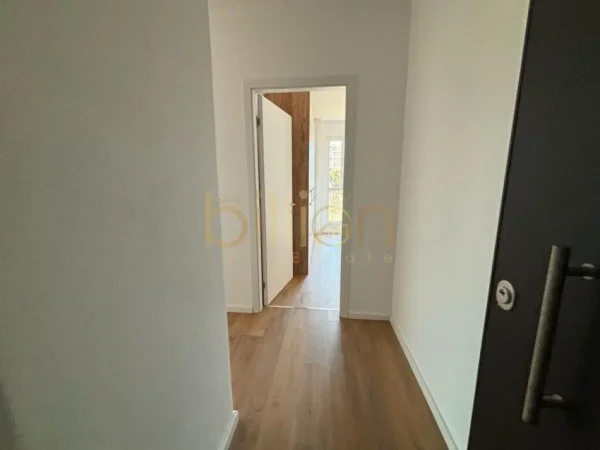Tirane, jepet me qera apartament 2+1 Kati 3, 111 m² 750 € (Don Bosko, Tirana, Albania)