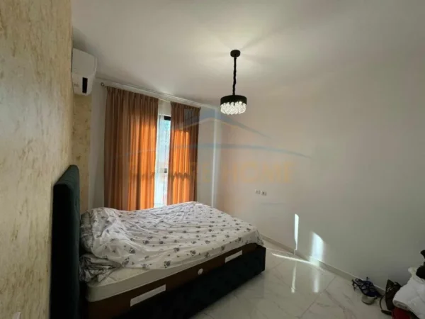 Tirane, jepet me qera apartament 2+1 Kati 2, 100 m² 500 € (Dogana)