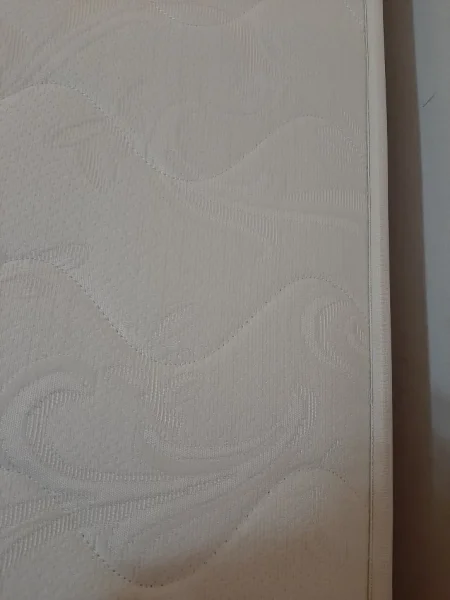 Tirane, shes dyshek tek, 60 €