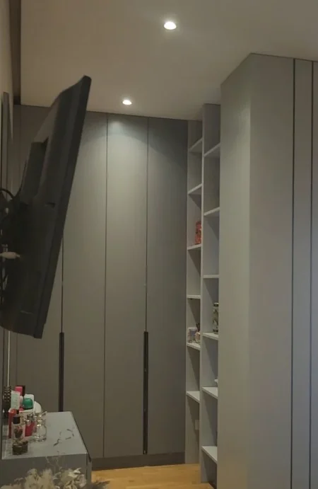 Tirane, shes apartament 3+1 Kati 9, 200 m² 640.000 € (Rruga e Kosovarve)