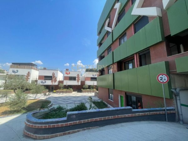 Tirane, shes apartament 3+1+2+ 2 POSTE PARKINGU , 164 m² 450.000 € (Kodra e Diellit)