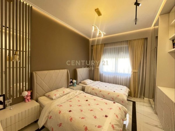 Tirane, shes apartament 3+1+2+ 2 POSTE PARKINGU , 164 m² 450.000 € (Kodra e Diellit)