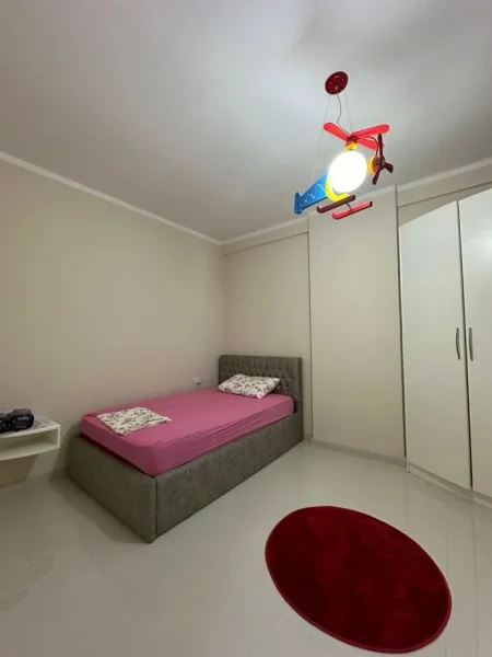 Tirane, jepet me qera apartament 2+1+Ballkon Kati 8, 85 m² 500 € (Astir)