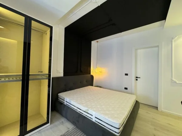 Tirane, shitet garsonier 1+1+Ballkon Kati 5, 38 m² 115.000 € (Komuna e Parisit)