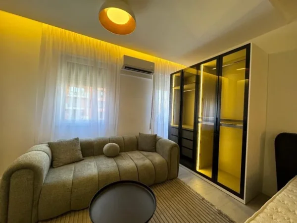 Tirane, shitet garsonier 1+1+Ballkon Kati 5, 38 m² 115.000 € (Komuna e Parisit)