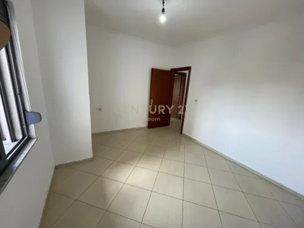 Tirane, shitet apartament 1+1 Kati 3, 77 m² 96.000 € (don bosko)