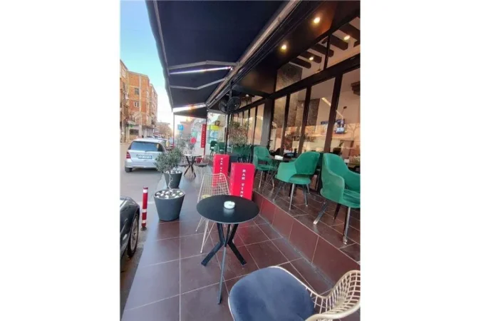 Tirane, jepet me qera lokal Kati 0, 186 m² 1.300 € (QIRA BAR-KAFE SIRI KODRA!)