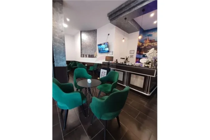 Tirane, jepet me qera lokal Kati 0, 186 m² 1.300 € (QIRA BAR-KAFE SIRI KODRA!)