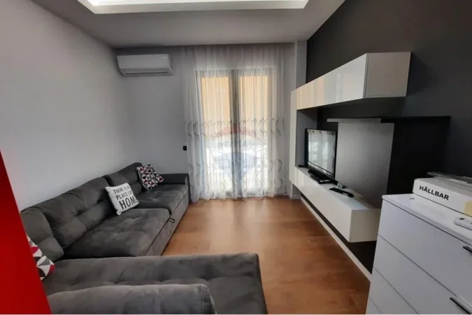 Tirane, jepet me qera apartament 1+1 Kati 6, 70 m² 750 € (Rruga Kajo Karafili)
