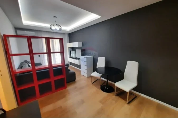 Tirane, jepet me qera apartament 1+1 Kati 6, 70 m² 750 € (Rruga Kajo Karafili)