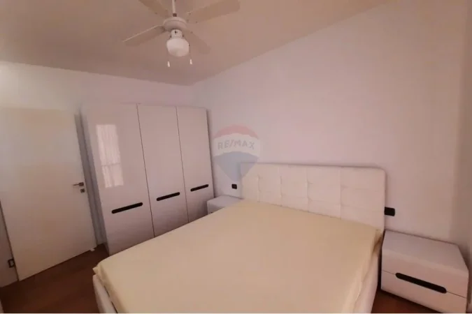 Tirane, jepet me qera apartament 1+1 Kati 6, 70 m² 750 € (Rruga Kajo Karafili)