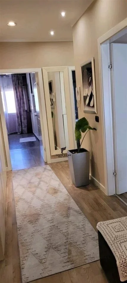 Tirane, shitet apartament 2+1+Ballkon Kati 7, 126 m² 330.000 € (KOMUNA E PARISIT)