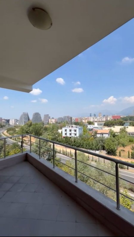Tirane, shitet apartament 3+1+Ballkon Kati 4, 127 m² 350.000 € (LIQENI I TIRANES)