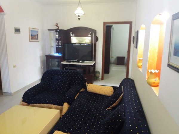 Tirane, jepet me qera apartament 2+1+Ballkon Kati 9, 75 m² 600 € (Rruga Medar Shtylla , Komuna Parisit)