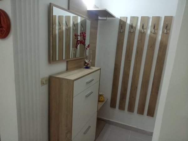 Tirane, jepet me qera apartament 2+1+Ballkon Kati 9, 75 m² 600 € (Rruga Medar Shtylla , Komuna Parisit)