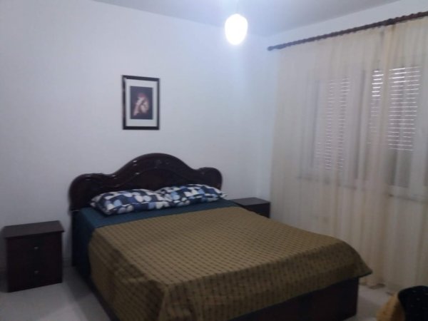 Tirane, jepet me qera apartament 2+1+Ballkon Kati 9, 75 m² 600 € (Rruga Medar Shtylla , Komuna Parisit)