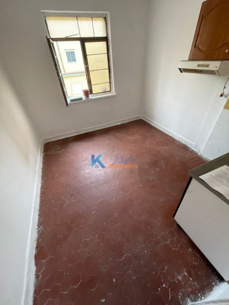 Tirane, shitet apartament 2+1 Kati 3, 66 m² 120.000 € (afer Pazarit te Ri, Rruga Hoxha Tahsim)