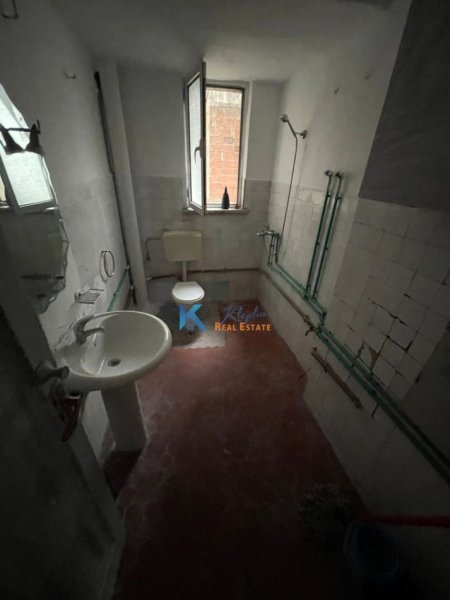 Tirane, shitet apartament 2+1 Kati 3, 66 m² 120.000 € (afer Pazarit te Ri, Rruga Hoxha Tahsim)