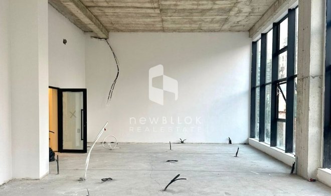 Me Qira: Ambient Biznesi  (151m2)| Buze Rruge - 📍Myslym Shyri , me Fasade Xhami & Pamje nga Rr. Kryesore ( 2000€/muaj Neto ) | K.2  📌 PERSHTATET NE BAZE KLIENTIT**