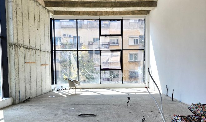 Me Qira: Ambient Biznesi  (151m2)| Buze Rruge - 📍Myslym Shyri , me Fasade Xhami & Pamje nga Rr. Kryesore ( 2000€/muaj Neto ) | K.2  📌 PERSHTATET NE BAZE KLIENTIT**