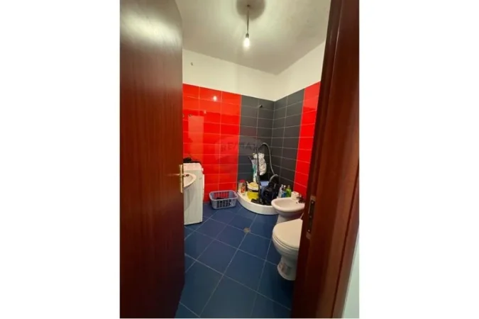 Tirane, shitet apartament 2+1 Kati 2, 101 m² 127.000 € (SHITET APARTAMENT 2+1+2 TEK BULEVARDI I RI!)