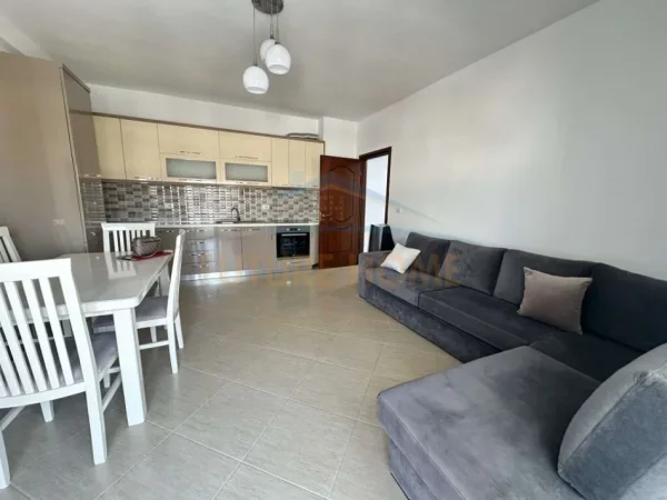 Tirane, shitet apartament 2+1 Kati 8, 81 m² 99.000 € (Unaza e Re)