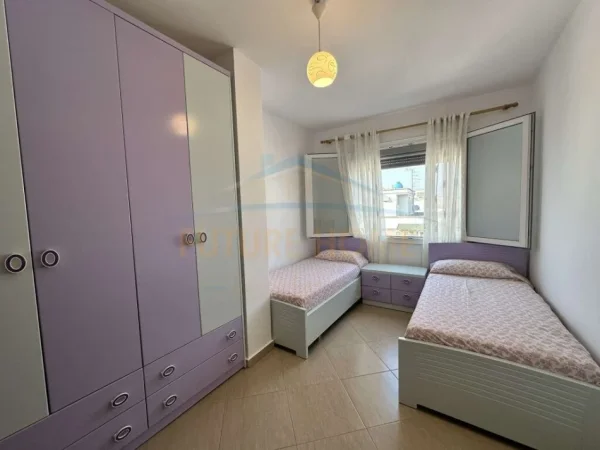 Tirane, shitet apartament 2+1 Kati 8, 81 m² 99.000 € (Unaza e Re)