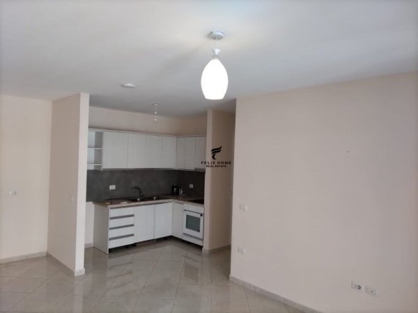 Tirane, jepet me qera apartament 2+1+Ballkon Kati 3, 90 m² 550 € (DON BOSKO)