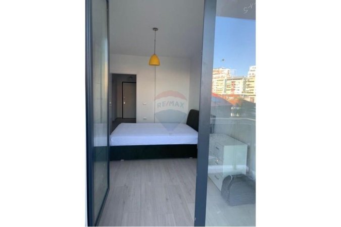 Tirane, jepet me qera apartament 1+1 Kati 2, 75 m² 470 € (Fusha e Aviacionit)
