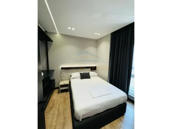 Tirane, jepet me qera apartament 2+1+Ballkon Kati 4, 65 m² 1.500 € (Rruga e Barrikadave)