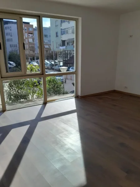 Tirane, jepet me qera apartament Kati 2, 57 m² 300 € (Jordan misja)