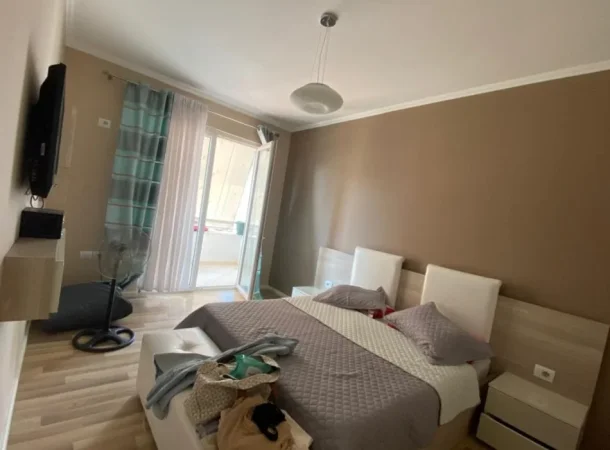 Tirane, jepet me qera apartament 2+1+Ballkon Kati 4, 110 m² 700 € (Astir)