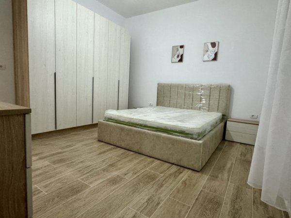Tirane, jepet me qera Vile 1+1 Kati 1, 60 m² 350 € (rruga 3 Deshmoret)