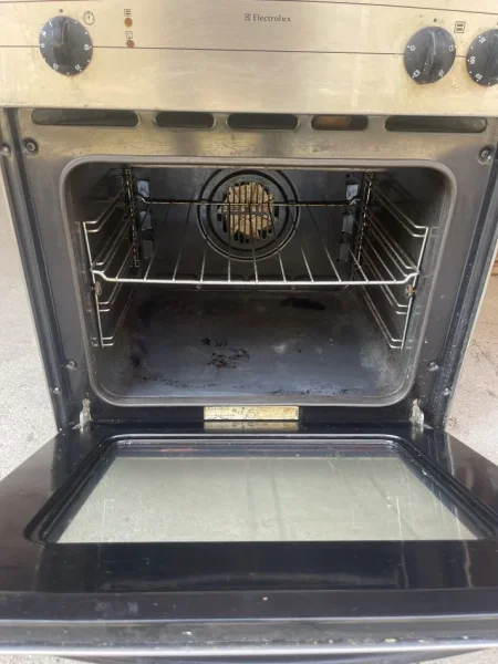 Tirane, shes Sobe | Furre SOBE ME PIANUR 2 VATRA GAZ DHE 2 KORENT