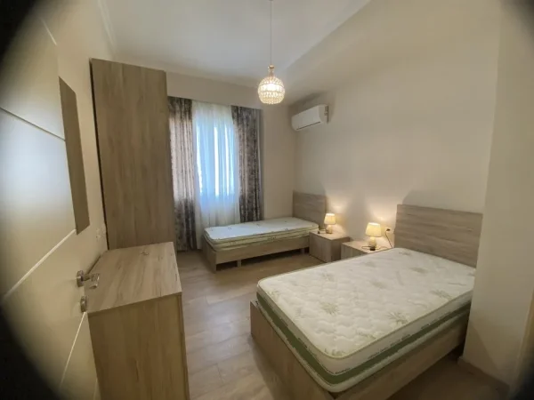 Tirane, jepet me qera apartament 2+1+Ballkon Kati 2, 110 m² 600 € (Ish nisharaku)