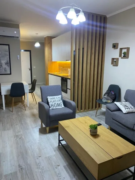 Tirane, jepet me qera apartament 1+1 Kati 10, 60 m² 500 € (Kompleksi Golden Park)