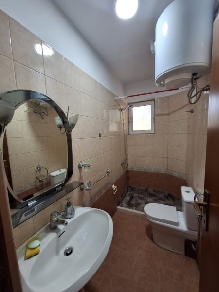 Tirane, jepet me qera apartament 2+1 Kati 2, 74 m² 470 € (rruga Mine Peza)